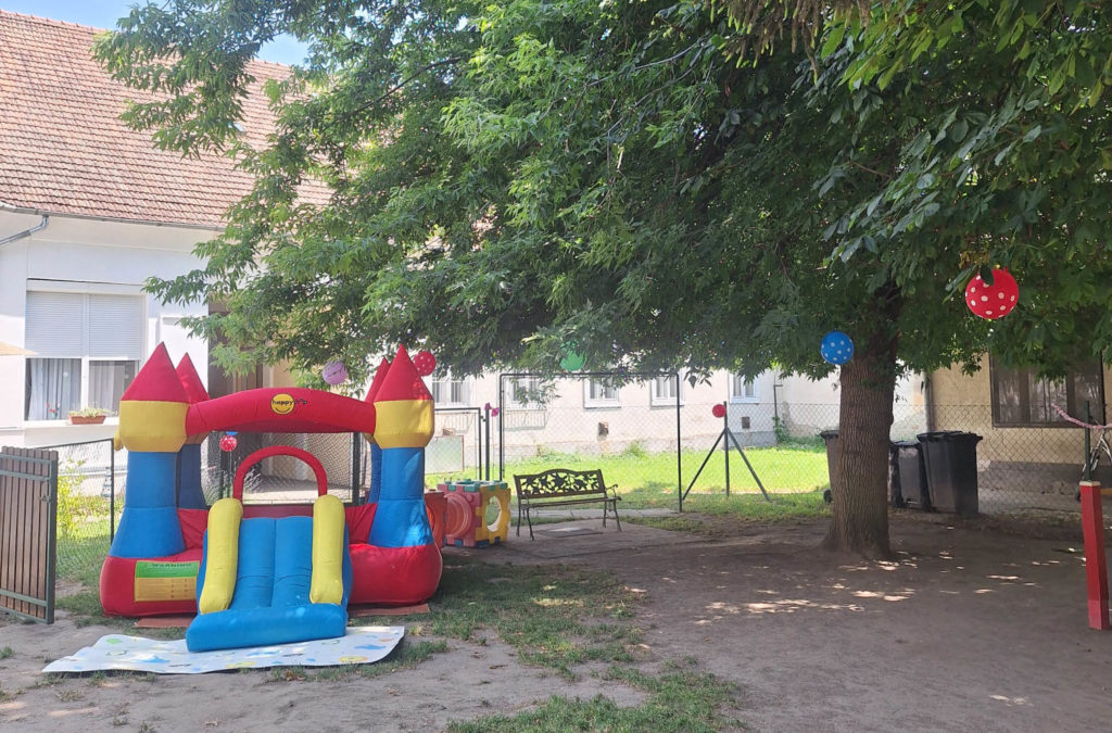 Szőregi Bölcsőde kültéri játékok